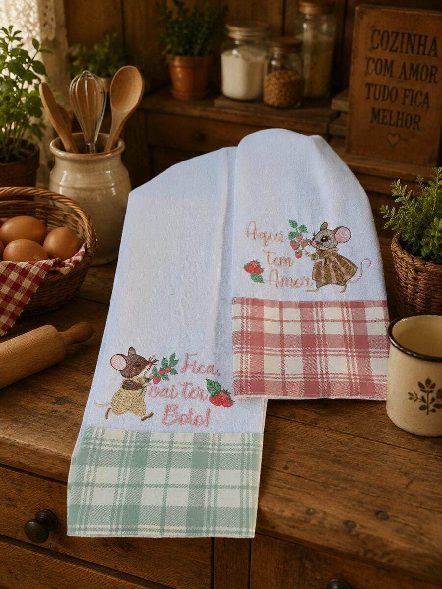 Kit de panos de prato branco bordados com ratinhos e morangos